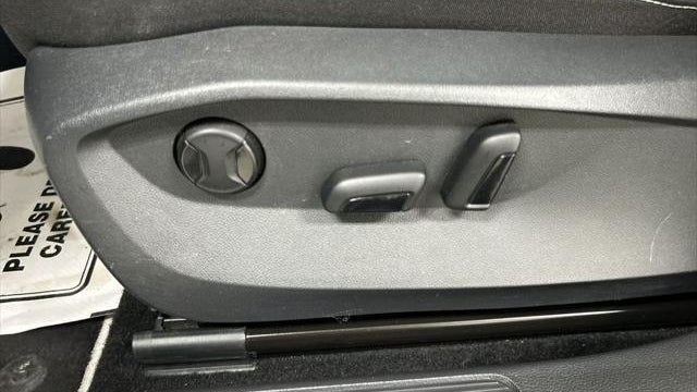 2023 Volkswagen Taos SE 4Motion