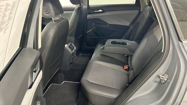 2023 Volkswagen Taos SE 4Motion