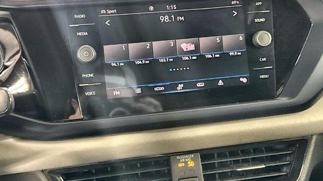 2023 Volkswagen Taos SE 4Motion