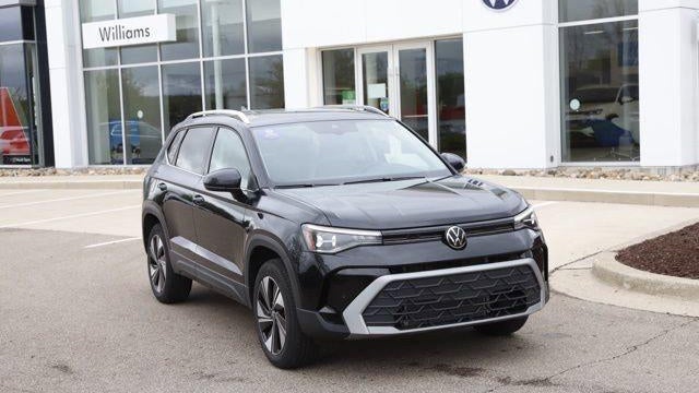 Preowned 2025 Volkswagen Taos SE 4Motion for Sale