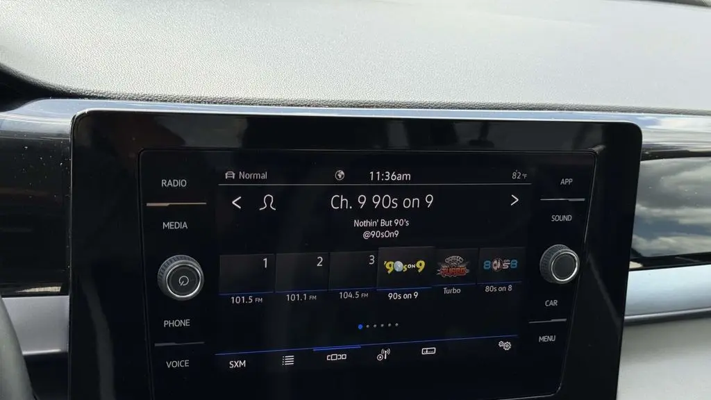 2025 Volkswagen Taos SE 4Motion