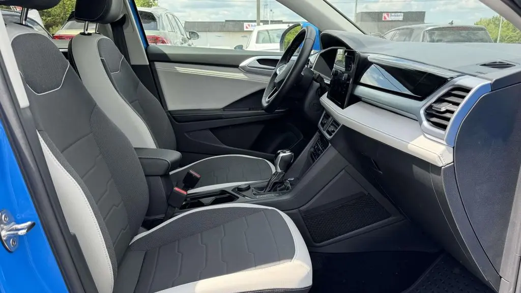 2025 Volkswagen Taos SE 4Motion
