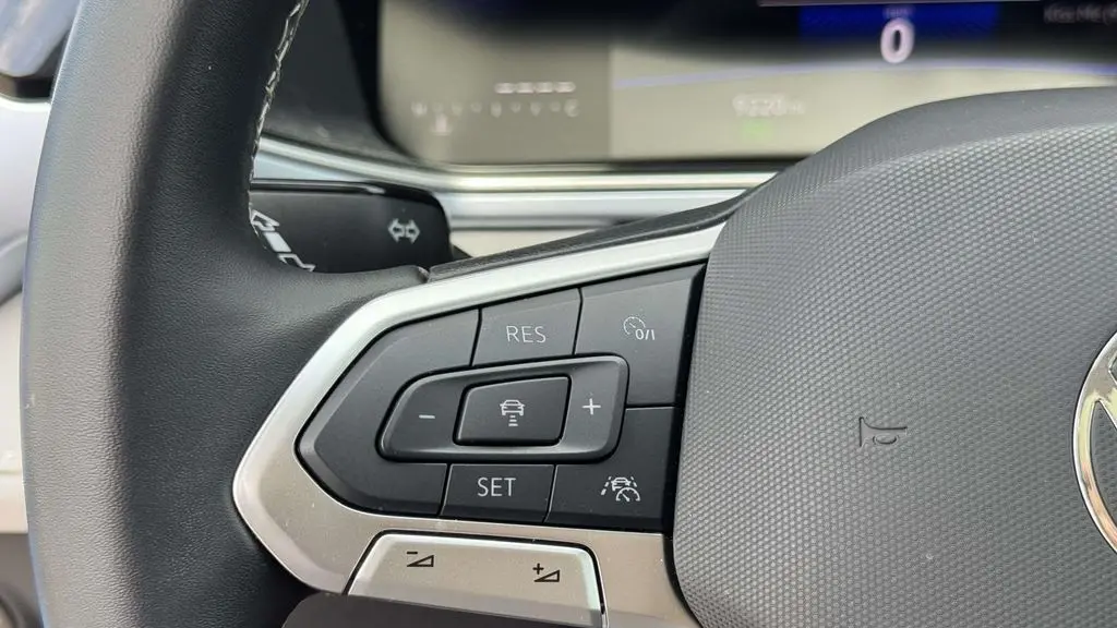 2025 Volkswagen Taos SE 4Motion