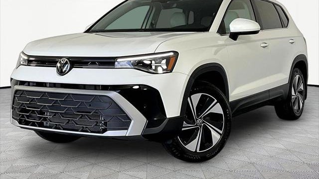 Preowned 2025 Volkswagen Taos SE 4Motion for Sale