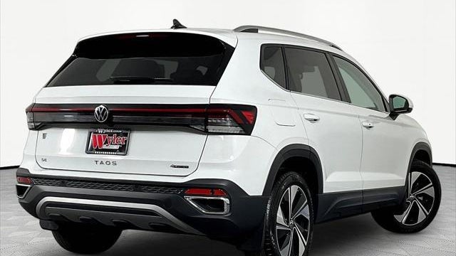 2025 Volkswagen Taos SE 4Motion