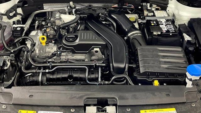 2025 Volkswagen Taos SE 4Motion