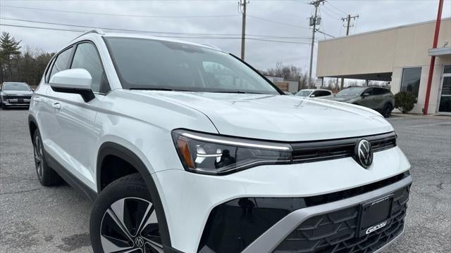 Preowned 2025 Volkswagen Taos SE 4Motion for Sale