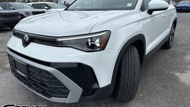 2025 Volkswagen Taos SE 4Motion