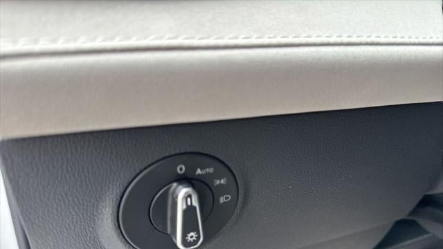 2025 Volkswagen Taos SE 4Motion