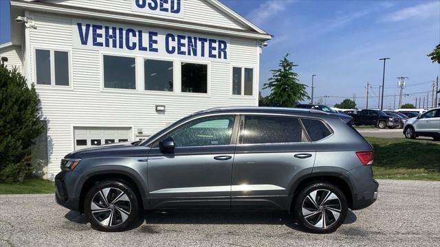2024 Volkswagen Taos SE 4Motion