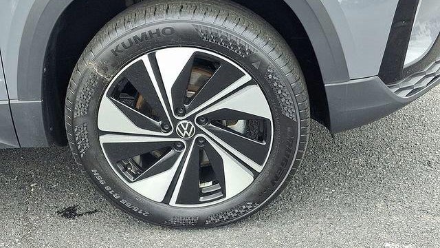 2024 Volkswagen Taos SE 4Motion