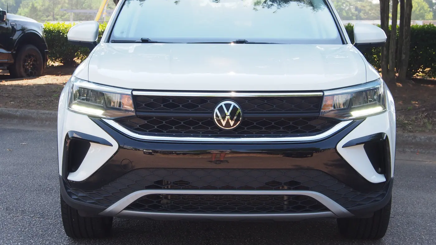 2023 Volkswagen Taos SE 4Motion