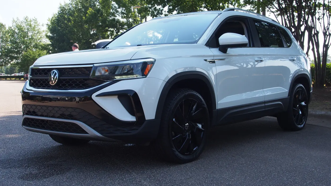 2023 Volkswagen Taos SE 4Motion