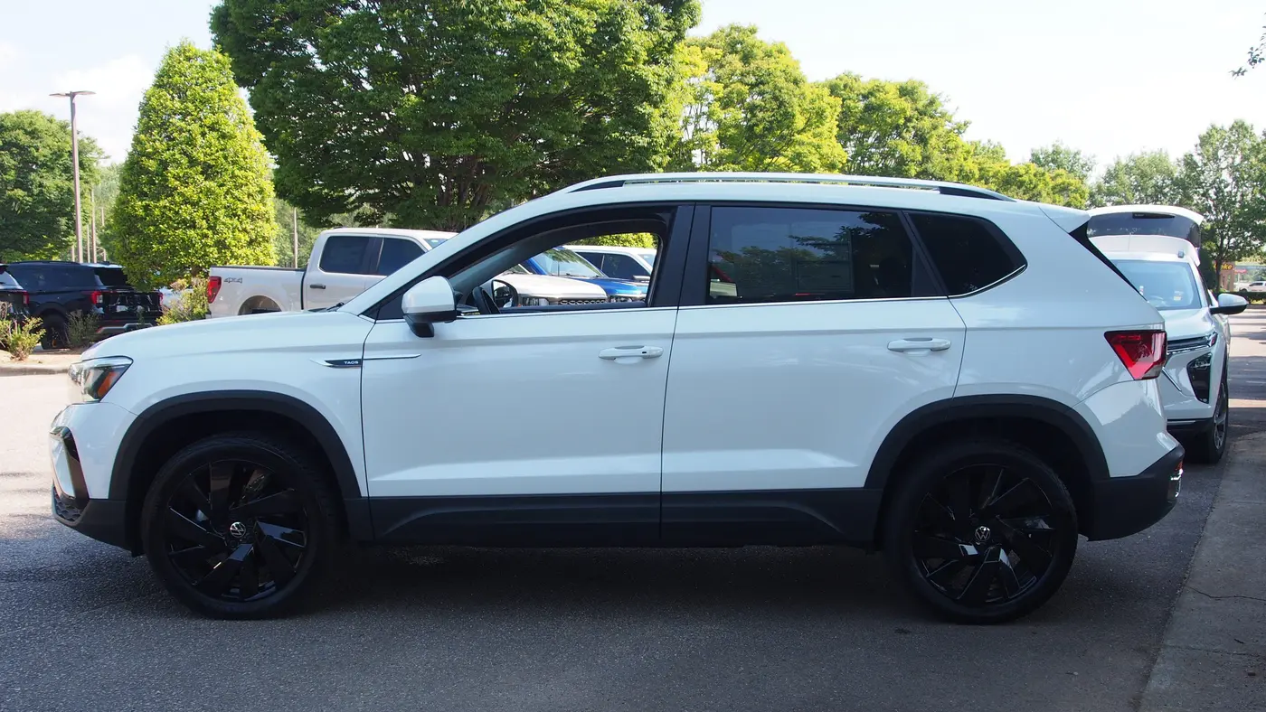 2023 Volkswagen Taos SE 4Motion