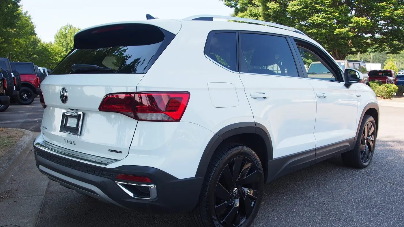 2023 Volkswagen Taos SE 4Motion