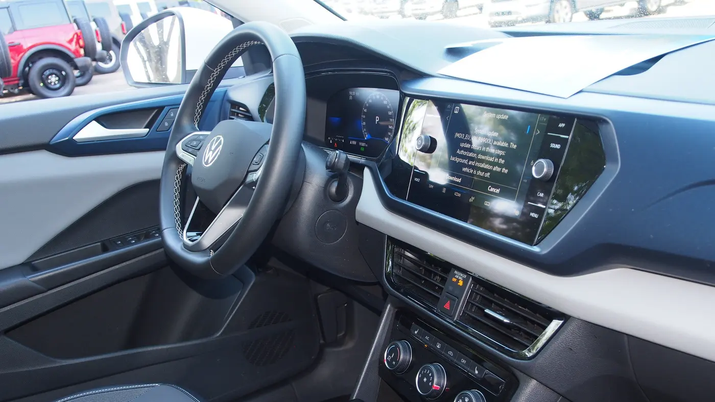 2023 Volkswagen Taos SE 4Motion