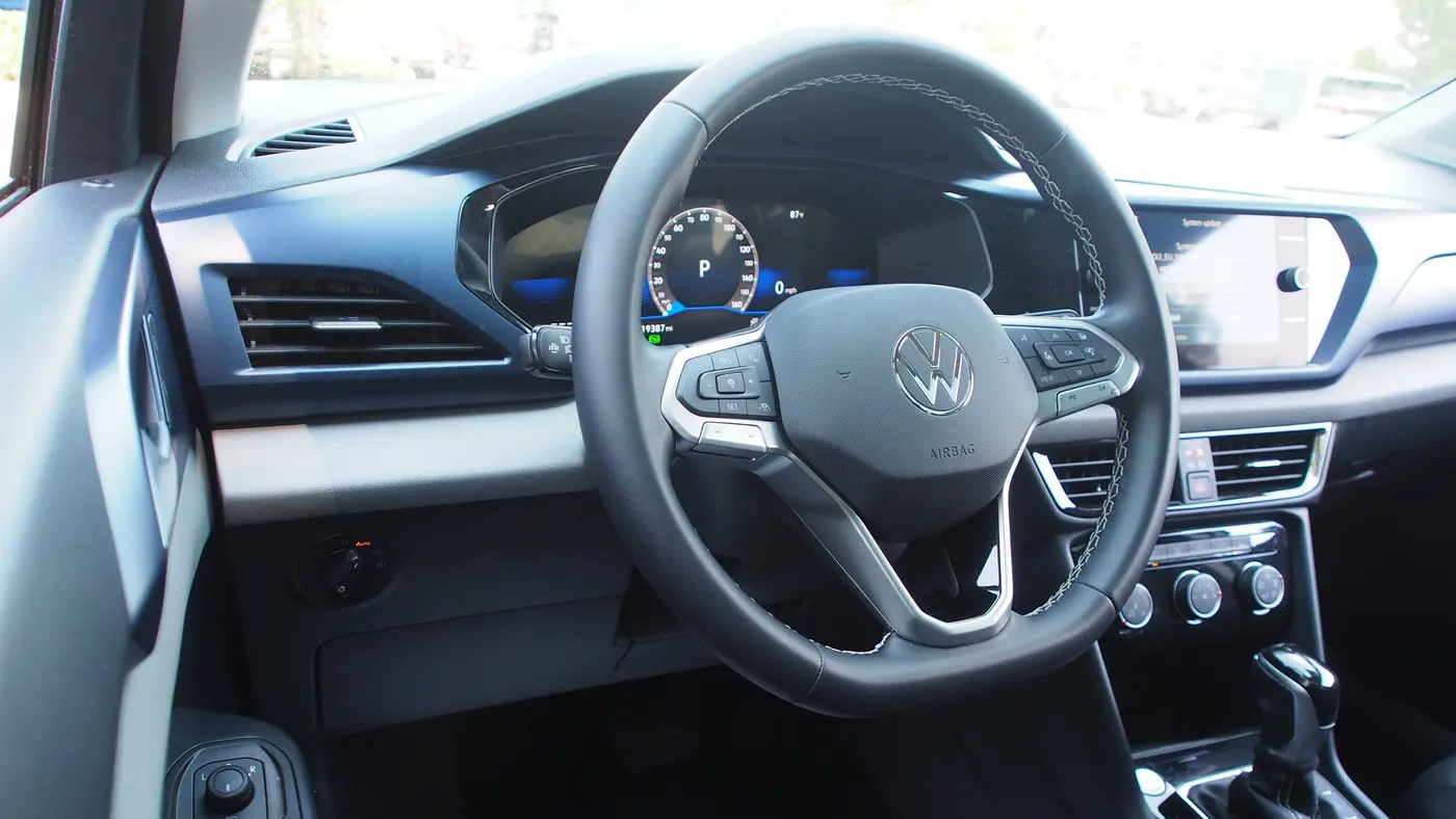 2023 Volkswagen Taos SE 4Motion