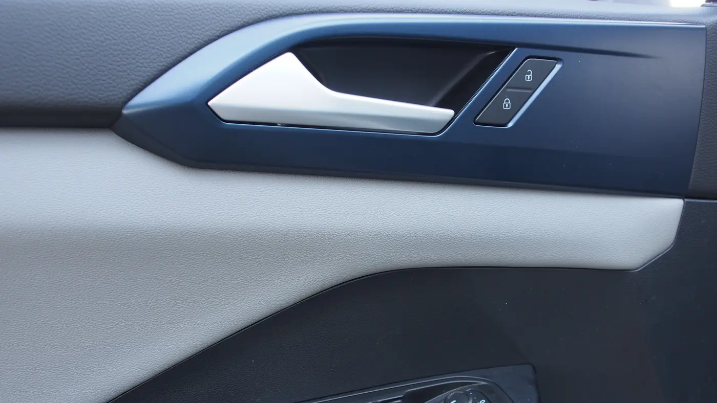 2023 Volkswagen Taos SE 4Motion