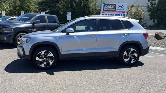 2024 Volkswagen Taos SE 4Motion