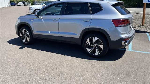 2024 Volkswagen Taos SE 4Motion