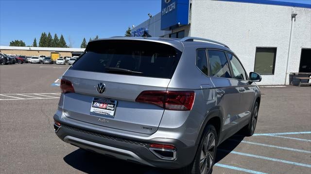 2024 Volkswagen Taos SE 4Motion