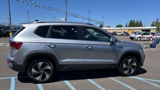2024 Volkswagen Taos SE 4Motion