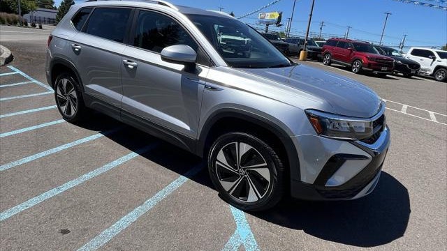 2024 Volkswagen Taos SE 4Motion