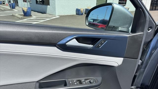 2024 Volkswagen Taos SE 4Motion