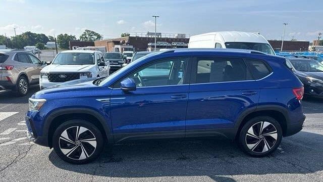 2024 Volkswagen Taos SE 4Motion