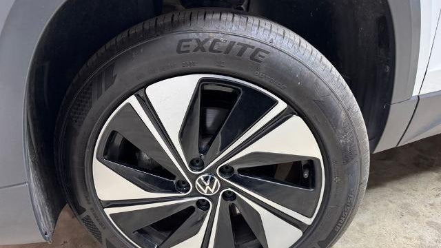 2023 Volkswagen Taos SE 4Motion