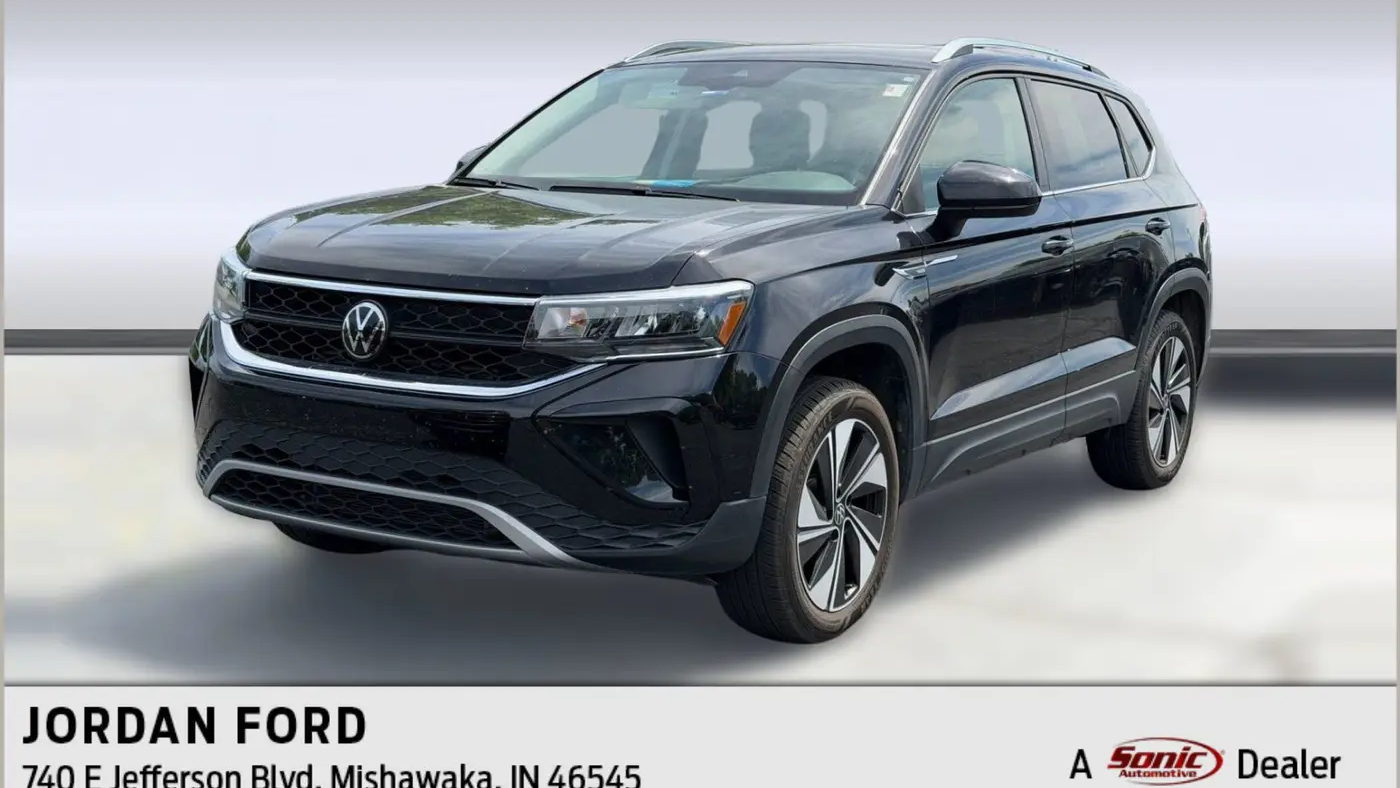 Preowned 2024 Volkswagen Taos SE 4Motion for Sale