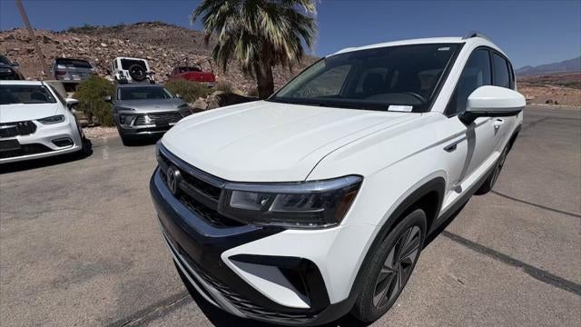 Preowned 2024 Volkswagen Taos SE 4Motion for Sale