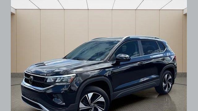 Preowned 2024 Volkswagen Taos SE 4Motion for Sale