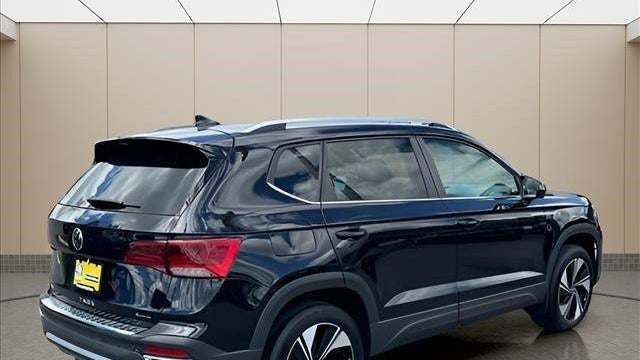 2024 Volkswagen Taos SE 4Motion