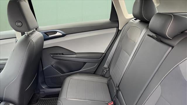 2024 Volkswagen Taos SE 4Motion