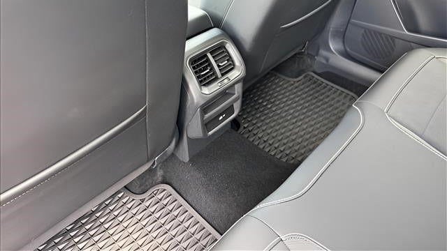 2024 Volkswagen Taos SE 4Motion