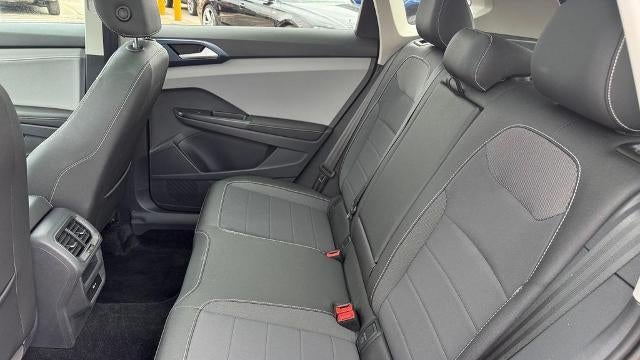 2024 Volkswagen Taos SE 4Motion