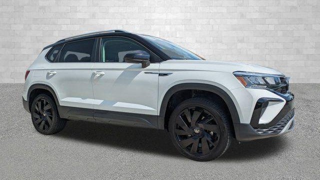 Preowned 2024 Volkswagen Taos SE 4Motion for Sale