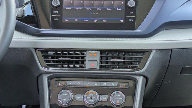 2024 Volkswagen Taos SE 4Motion