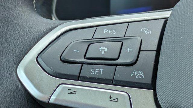 2024 Volkswagen Taos SE 4Motion