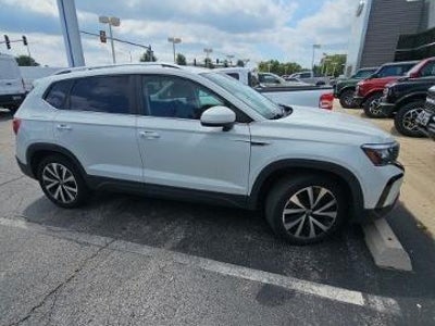 Photo of a 2022 Volkswagen Taos AWD SE 4motion 4DR SUV for sale