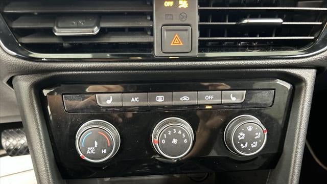 2023 Volkswagen Taos SE 4Motion