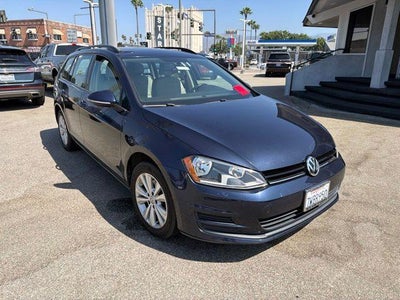 Photo of a 2017 Volkswagen Golf Sportwagen AWD TSI S 4motion 4DR Wagon 6A for sale