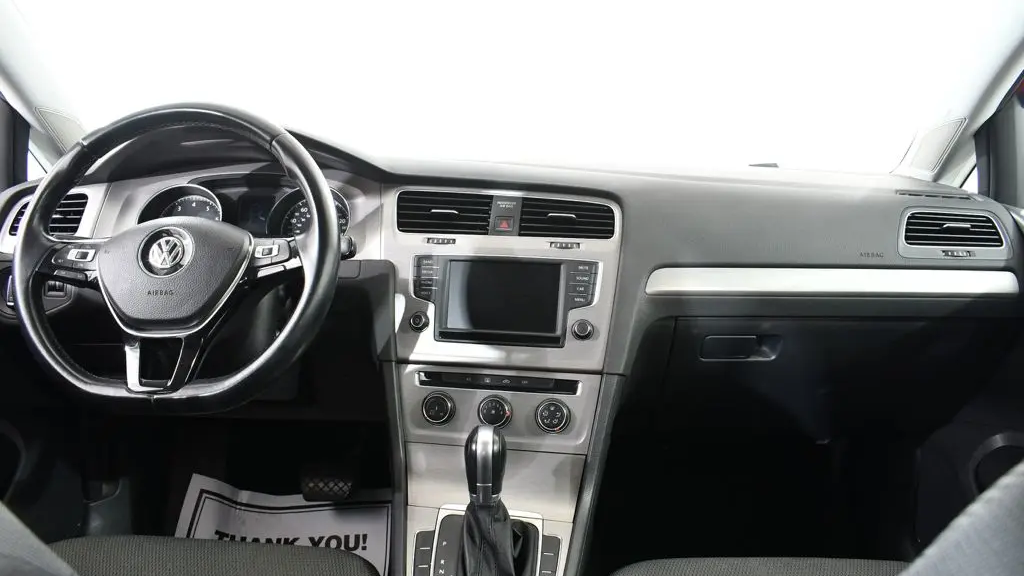 2017 Volkswagen Golf TSI S