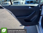 2016 Jetta Thumbnail 27