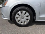 2016 Jetta Thumbnail 9