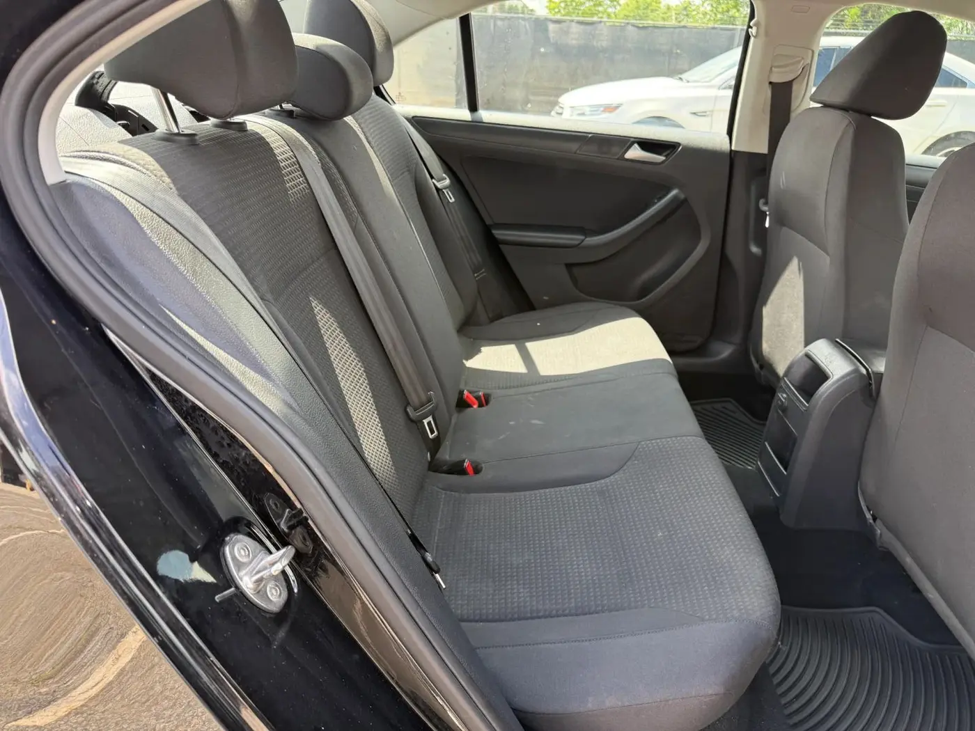 2016 Volkswagen Jetta - $7,450