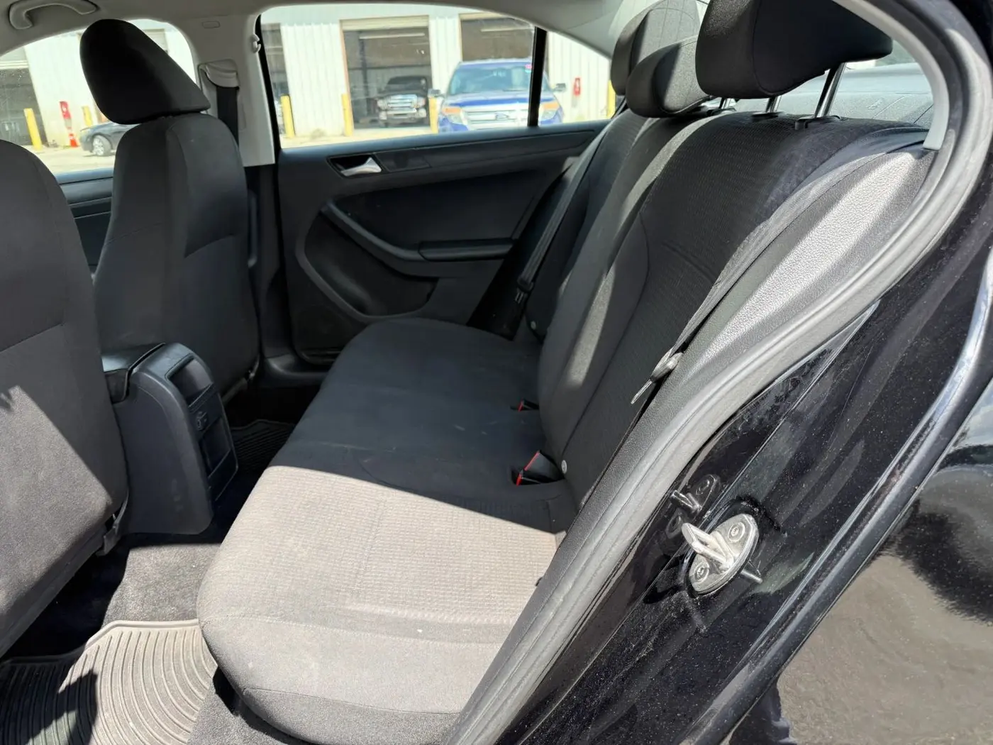 2016 Volkswagen Jetta - $7,450
