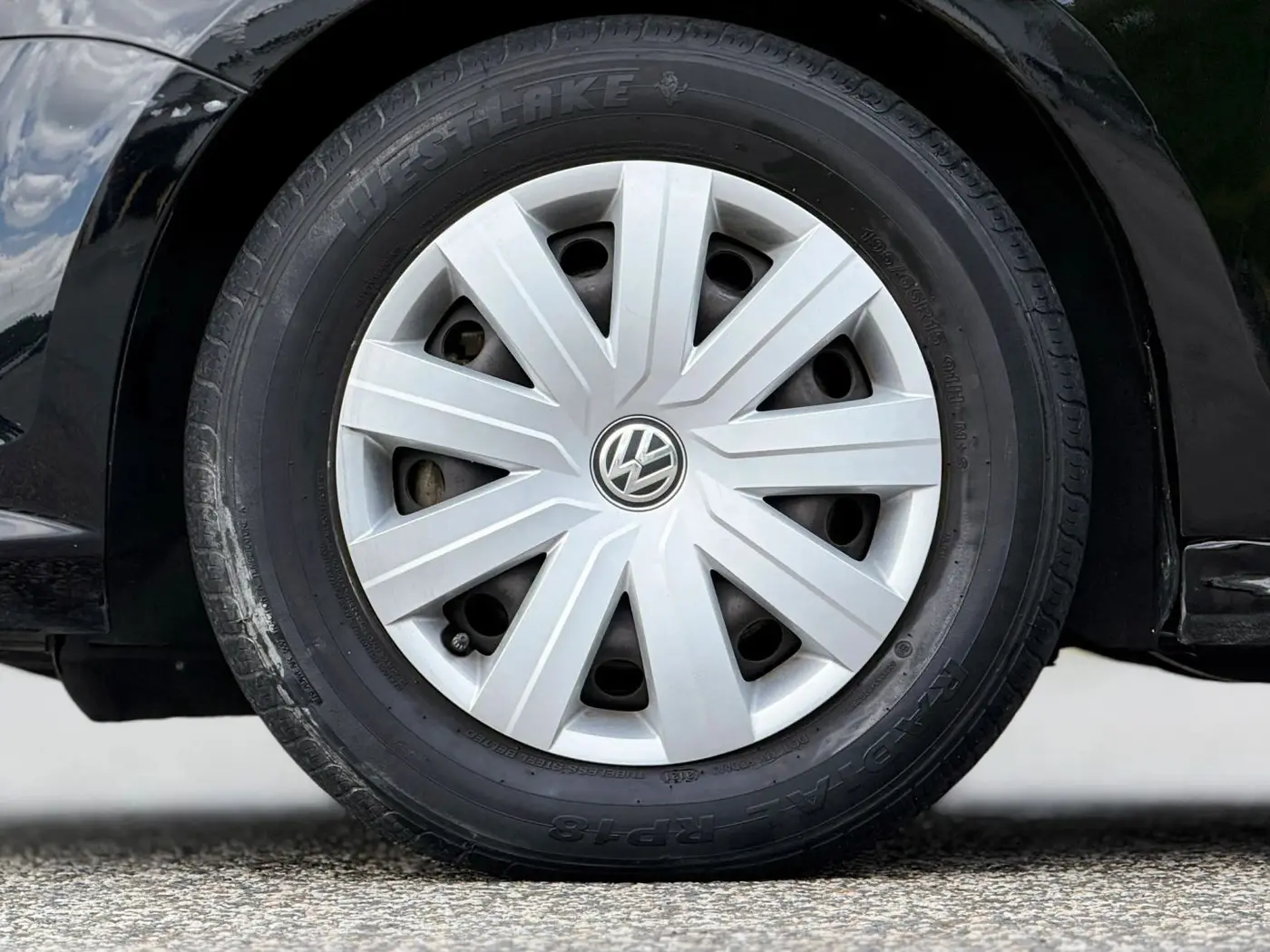 2016 Volkswagen Jetta - $7,450