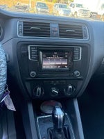 2017 Jetta Thumbnail 11